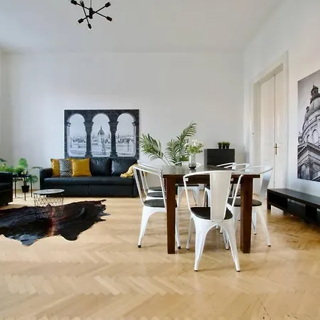 Budget Apartment By Hi5 - King Street - For Groups Budapest Extérieur photo