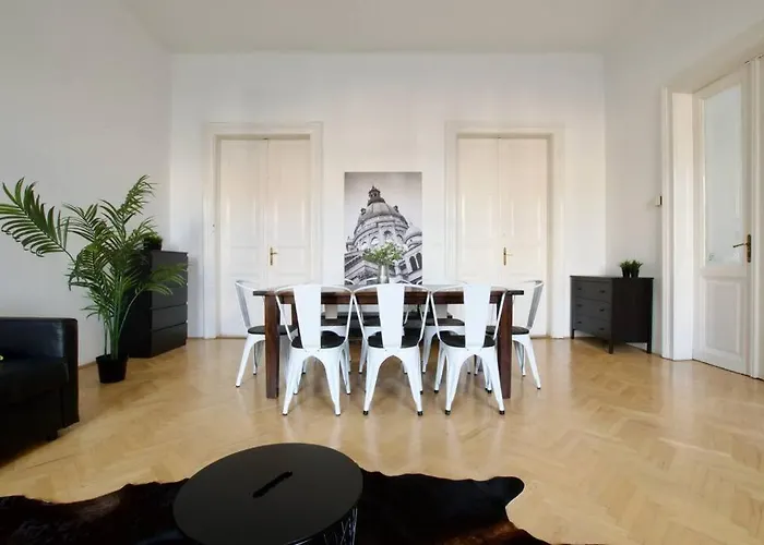 Budget Apartment By Hi5 - King Street - For Groups