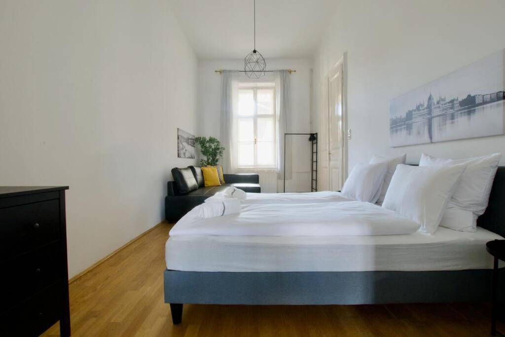 Budget By Hi5 - King Street - For Groups * Budapest
